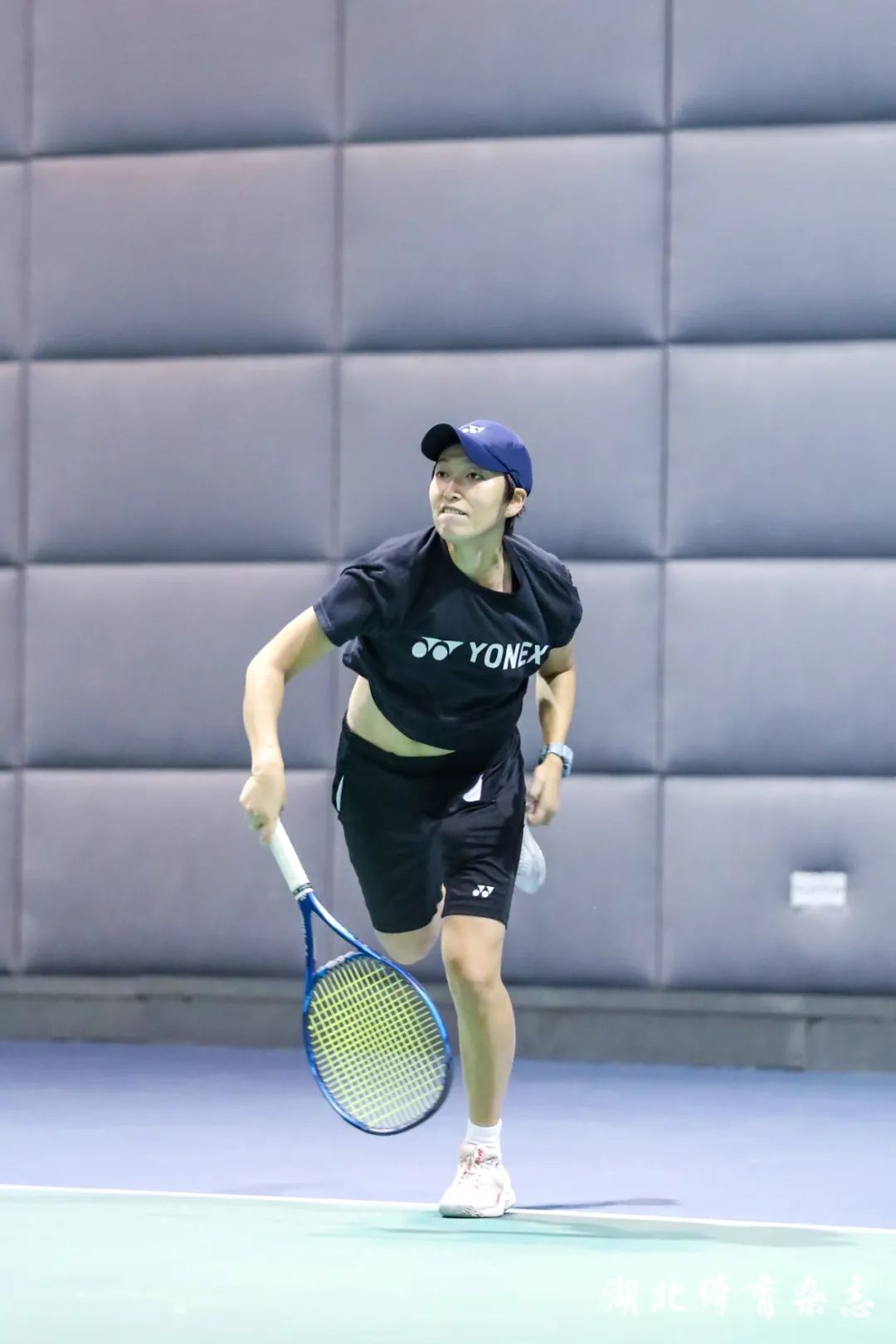 通过她的表 通过她的表