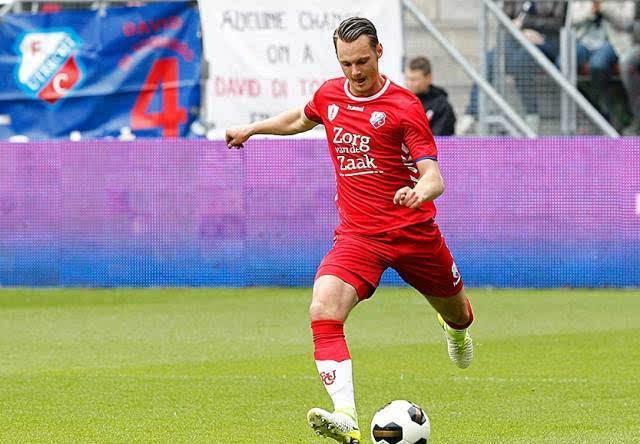 成反越位 成反越位